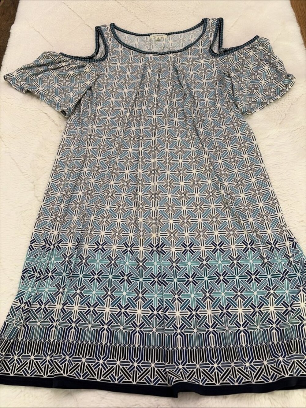 Women’s Max Studio Medium Peep Shoulder Geometric Pattern Dress Stretch Comfort